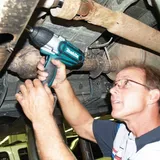 Гайковерт ударний акумуляторний Makita DTW450RFJ DTW450RFJ фото